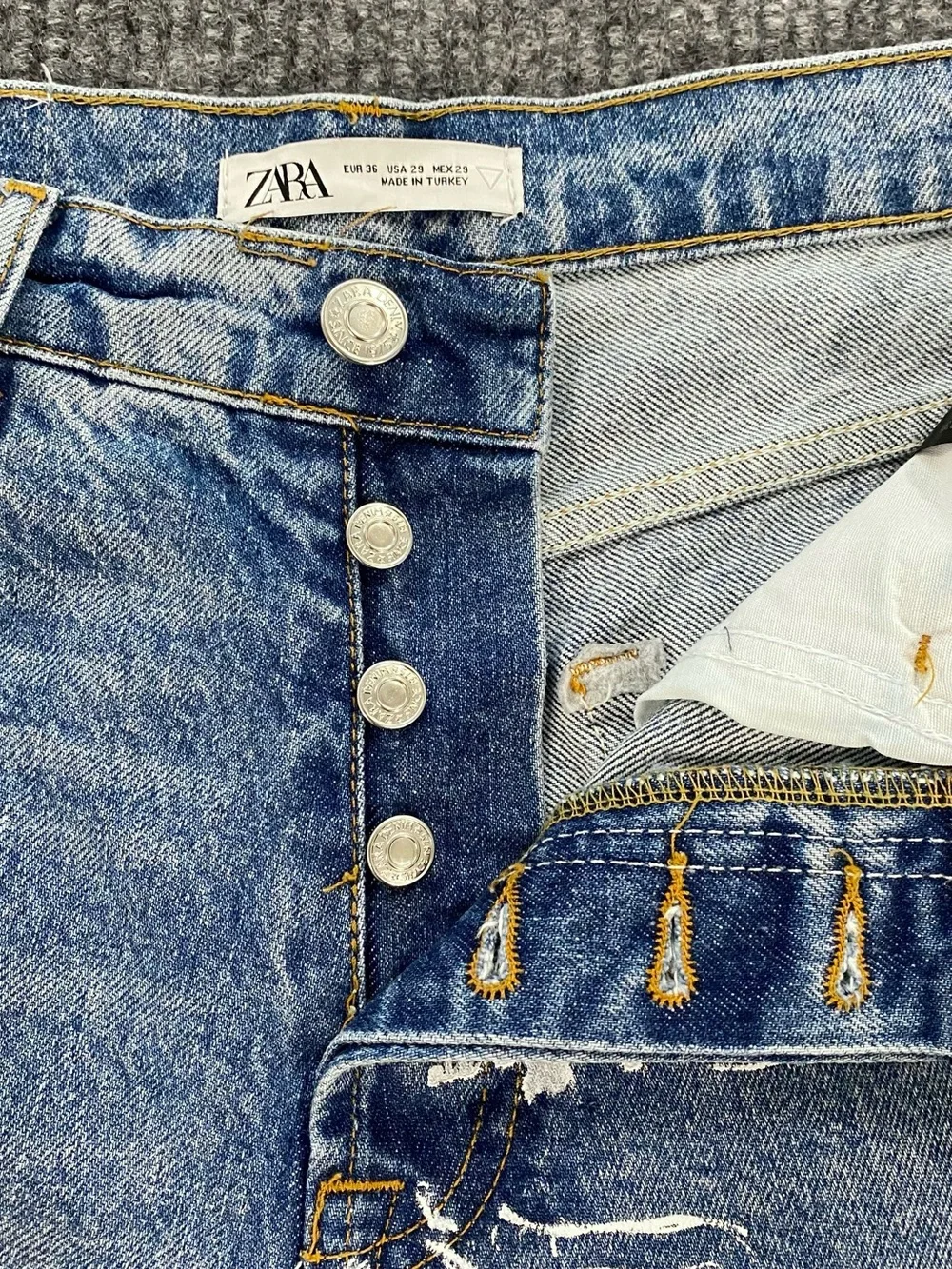Zara Men's Renaissance Printed Distressed Jeans Size 29